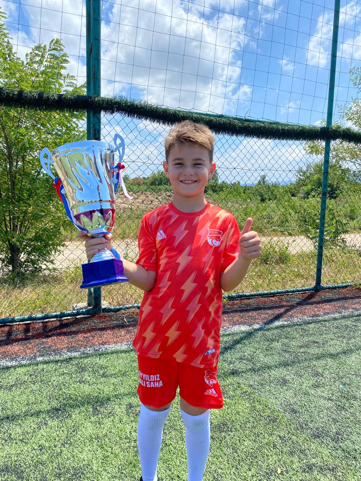 Ayyıldız Spor Akademisi Forma Takımı